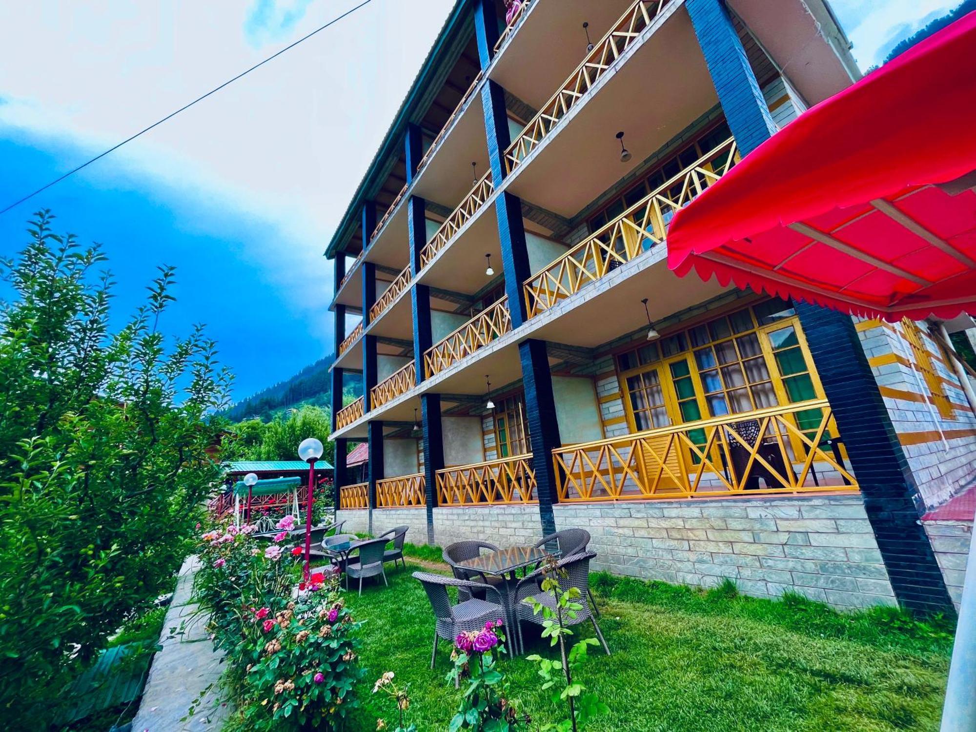 Naina Deventure Resort, Manali - Premium Rooms With Centrally Heated & Scenic View Eksteriør bilde