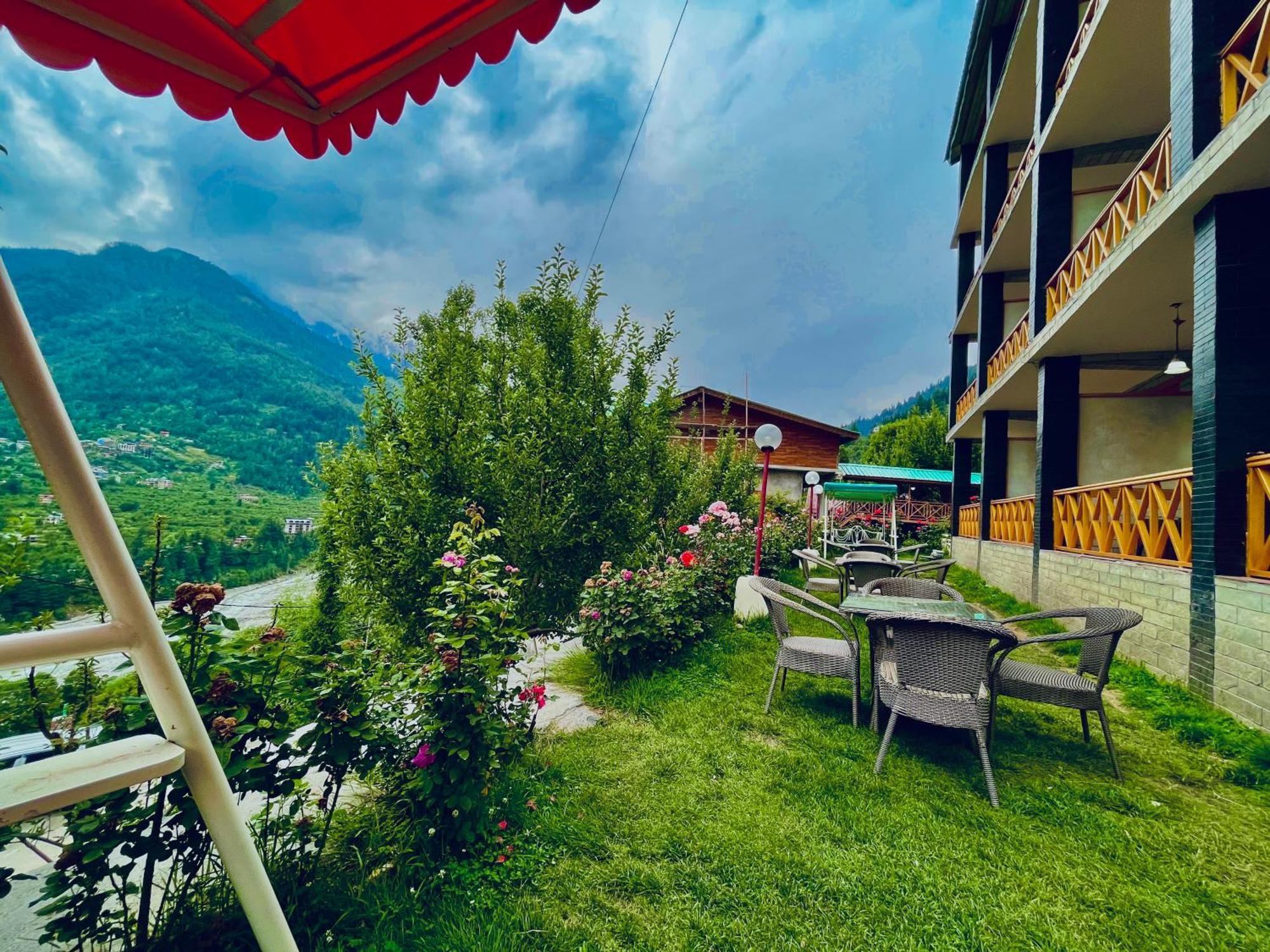 Naina Deventure Resort, Manali - Premium Rooms With Centrally Heated & Scenic View Eksteriør bilde