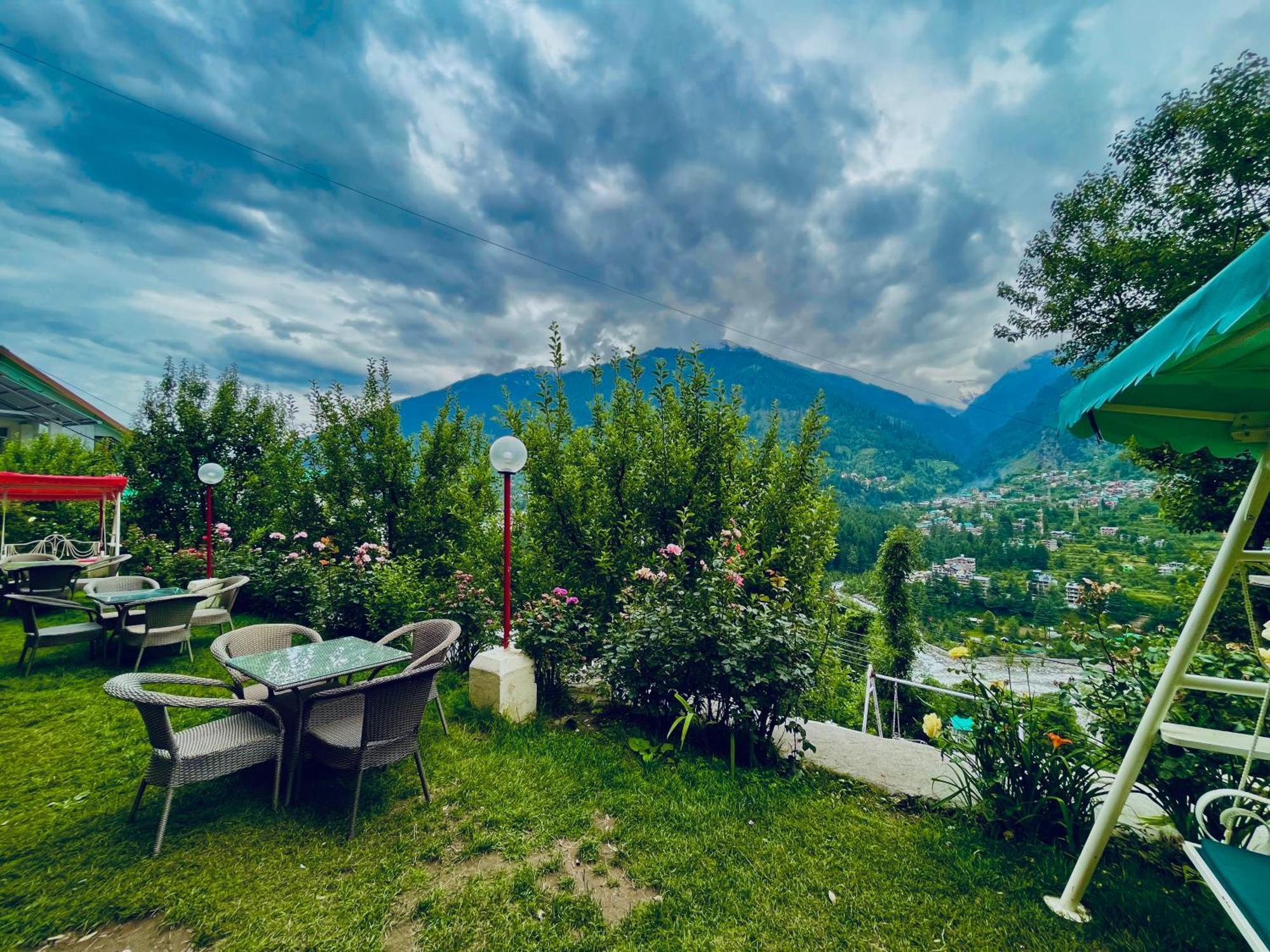 Naina Deventure Resort, Manali - Premium Rooms With Centrally Heated & Scenic View Eksteriør bilde