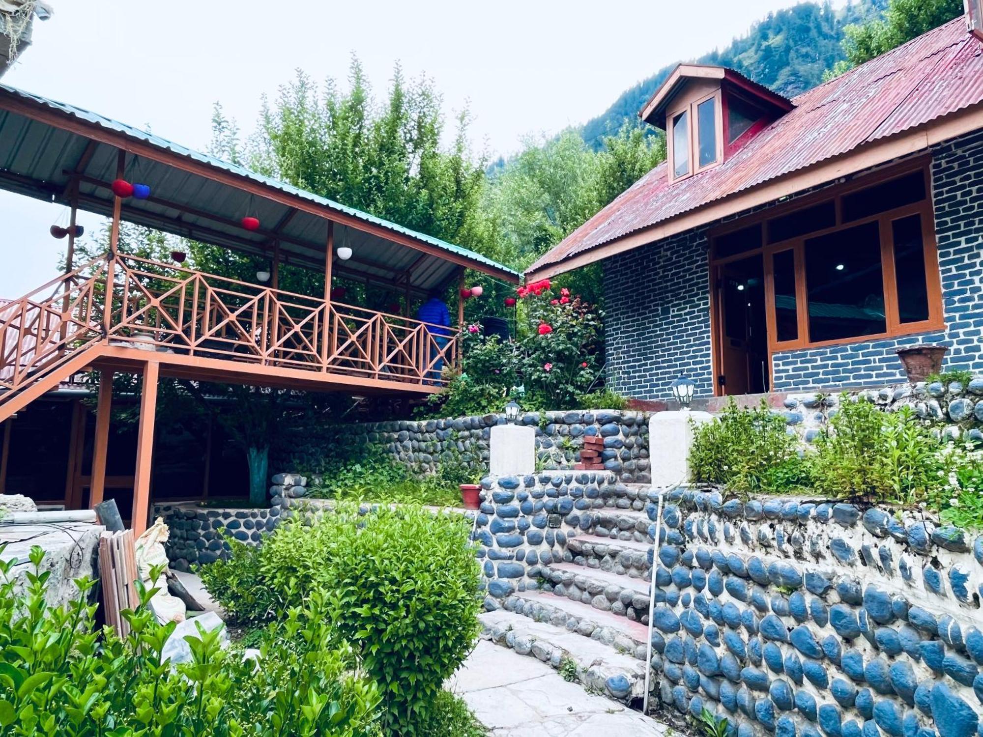 Naina Deventure Resort, Manali - Premium Rooms With Centrally Heated & Scenic View Eksteriør bilde
