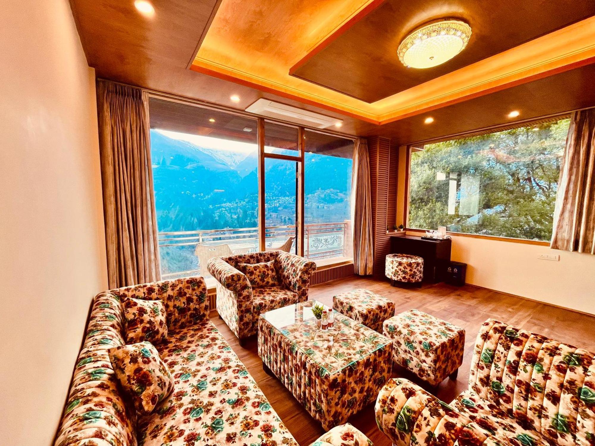 Naina Deventure Resort, Manali - Premium Rooms With Centrally Heated & Scenic View Eksteriør bilde
