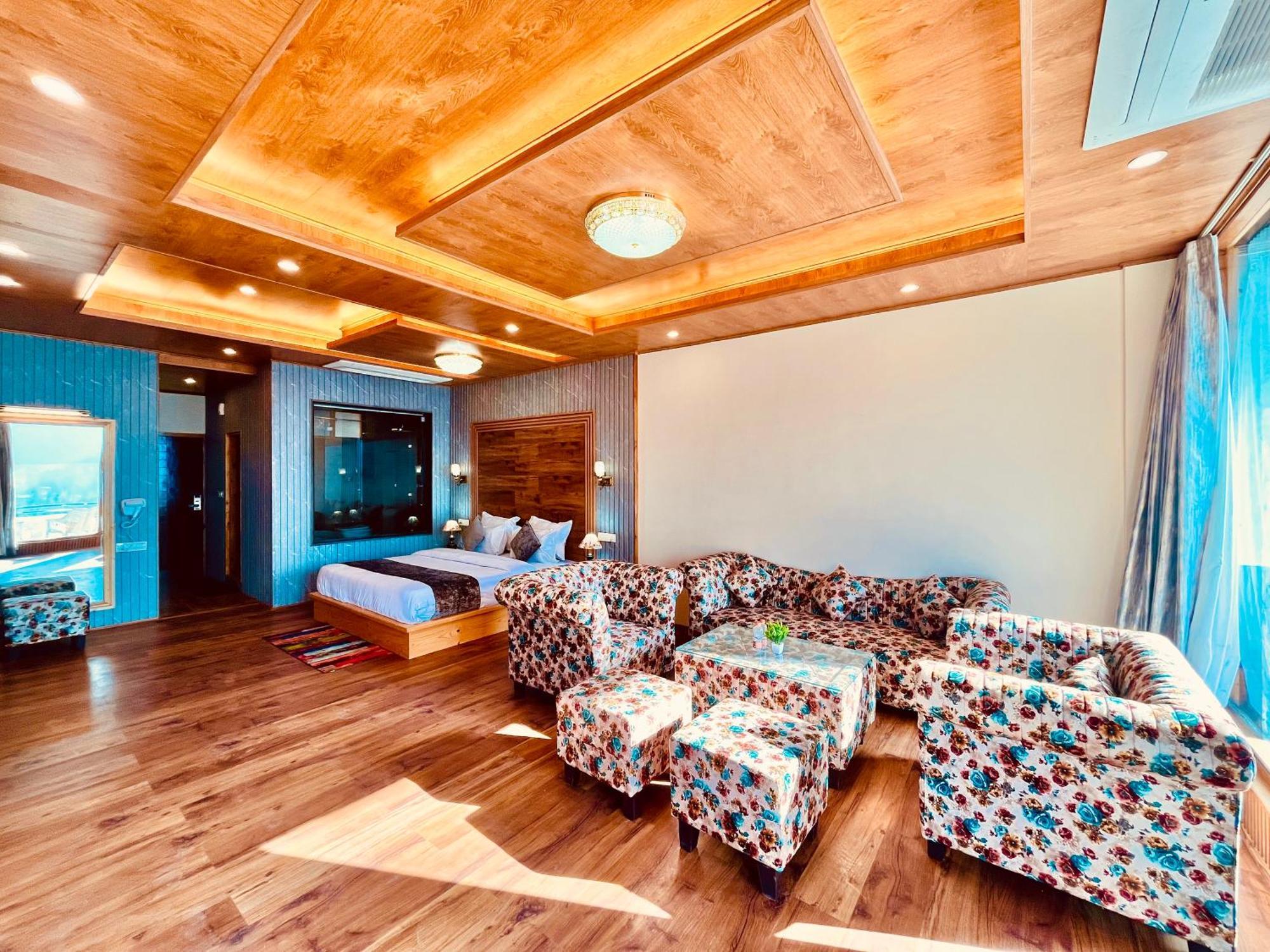 Naina Deventure Resort, Manali - Premium Rooms With Centrally Heated & Scenic View Eksteriør bilde