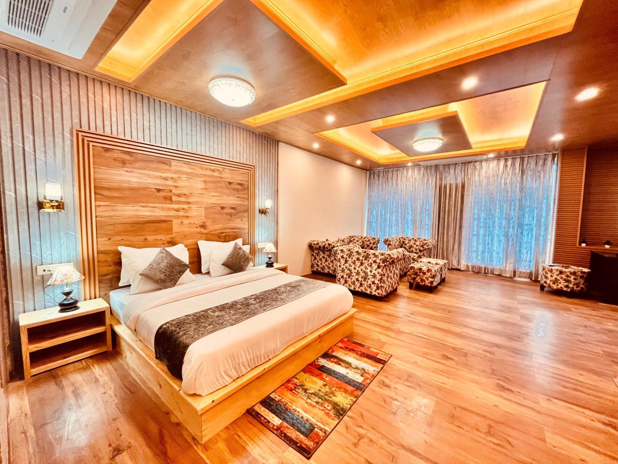 Naina Deventure Resort, Manali - Premium Rooms With Centrally Heated & Scenic View Eksteriør bilde