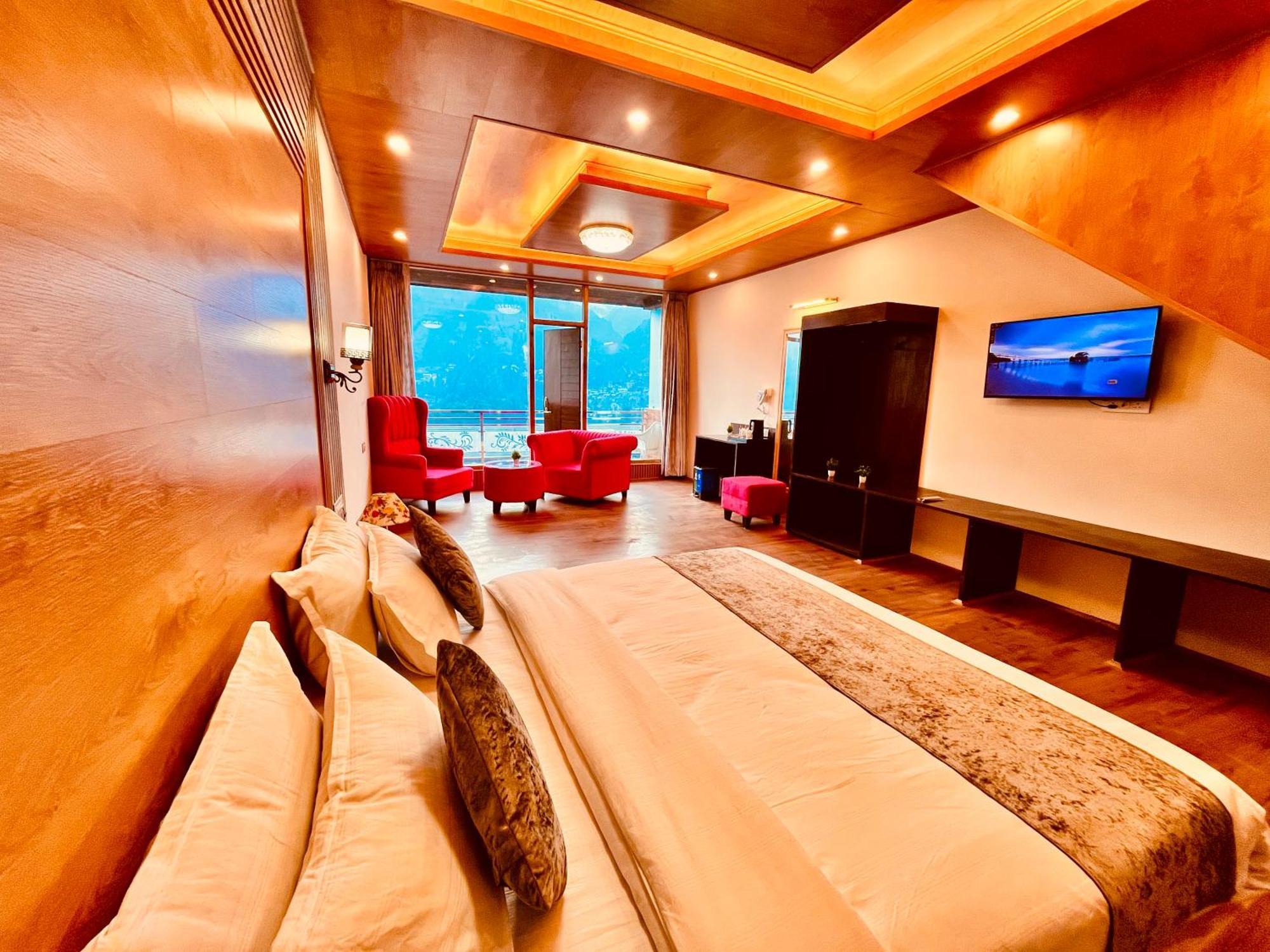Naina Deventure Resort, Manali - Premium Rooms With Centrally Heated & Scenic View Eksteriør bilde