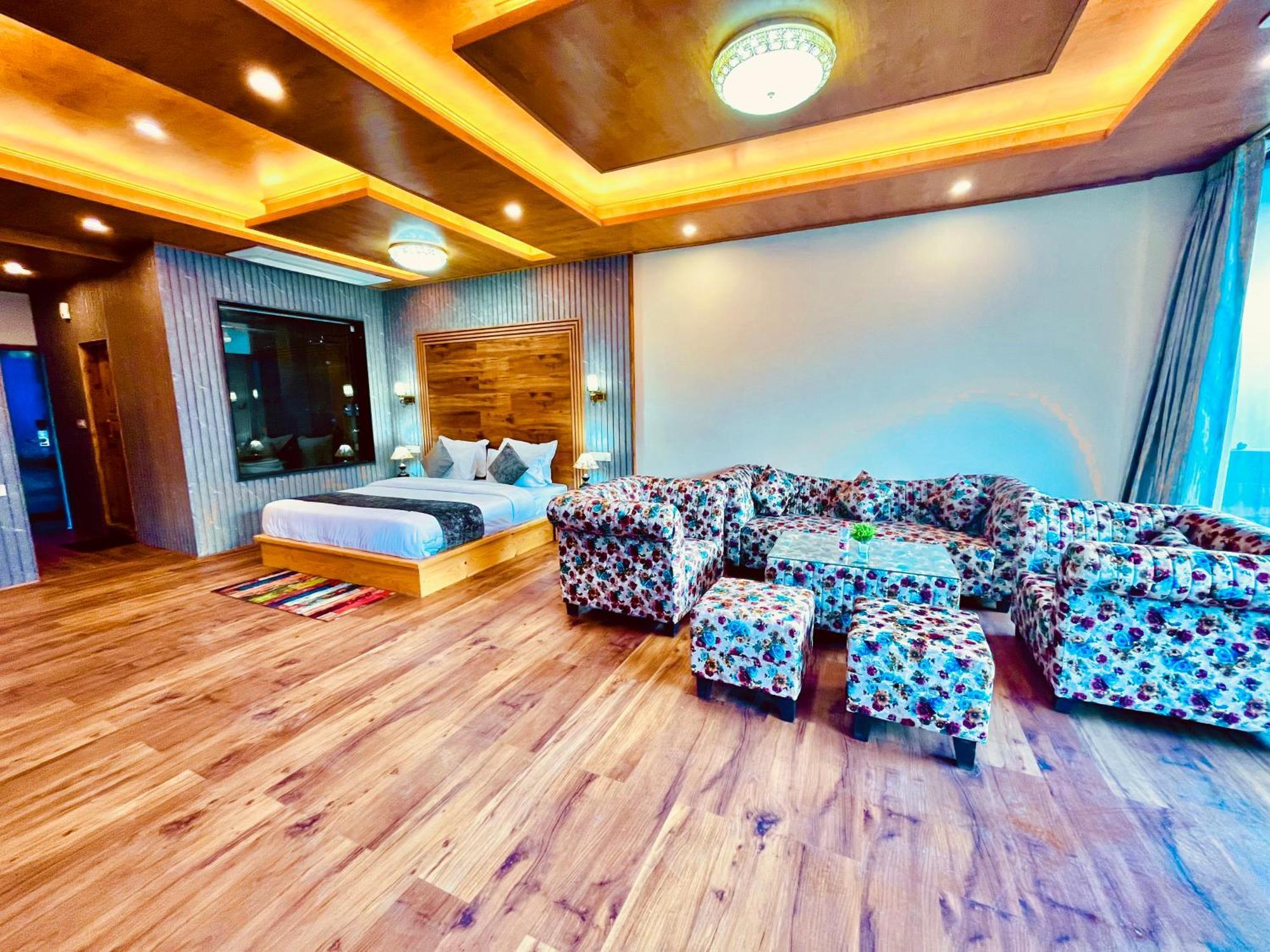 Naina Deventure Resort, Manali - Premium Rooms With Centrally Heated & Scenic View Eksteriør bilde