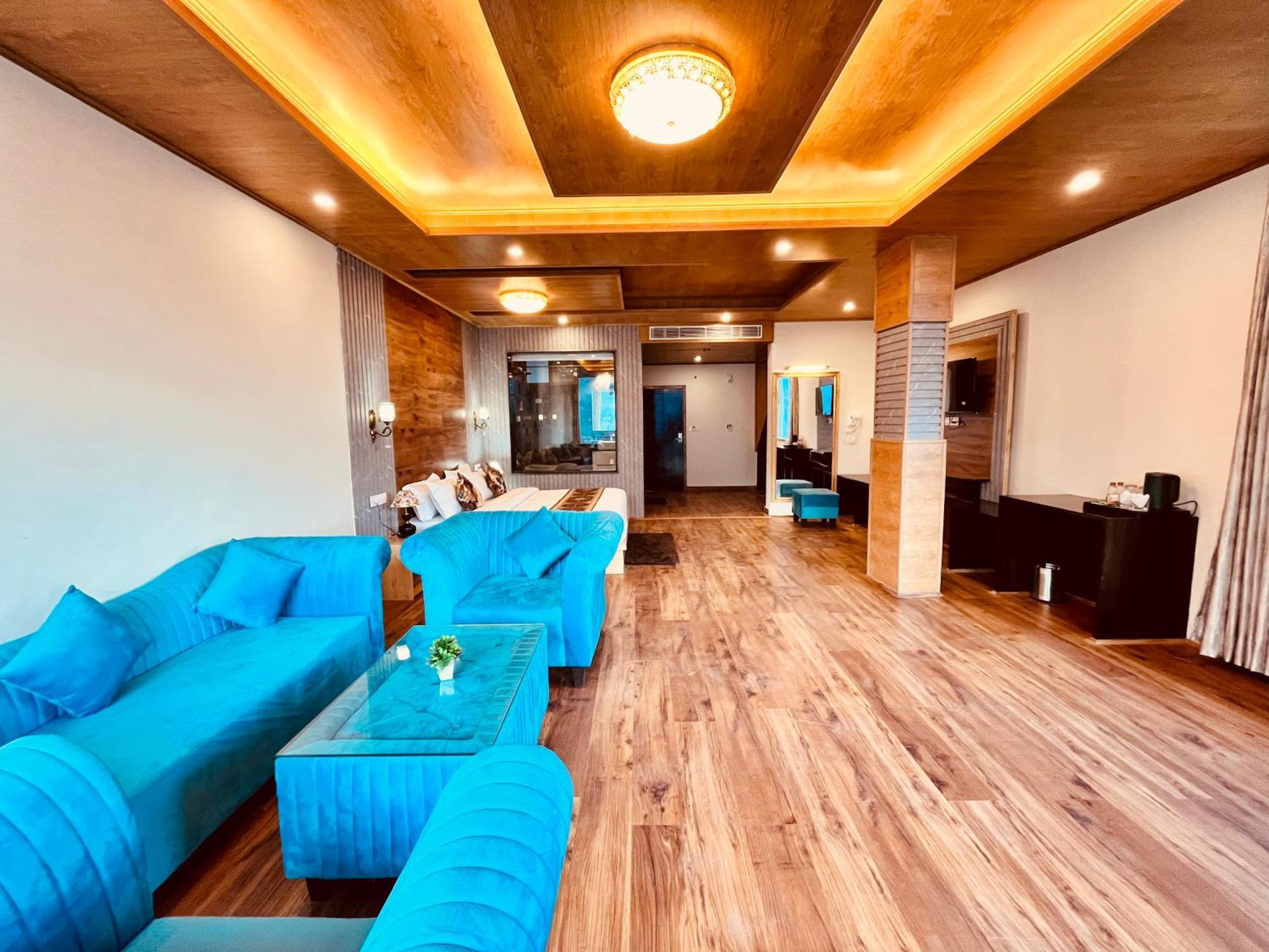 Naina Deventure Resort, Manali - Premium Rooms With Centrally Heated & Scenic View Eksteriør bilde